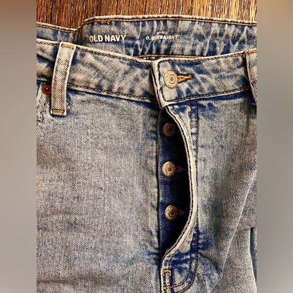 Old Navy high rise distressed short 16, great condition! - Picture 6 of 8